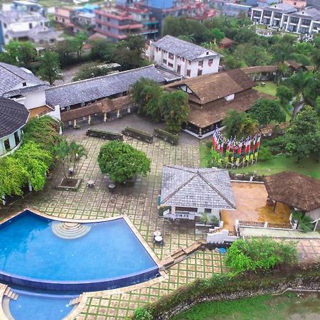 Shangri-La Village Resort, Pókhara Exteriér fotografie